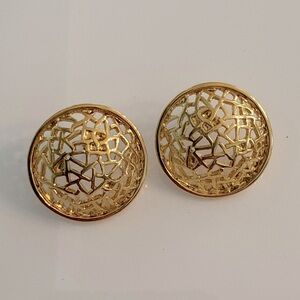 Vintage Elegant Gold Filigree Pierced Earrings